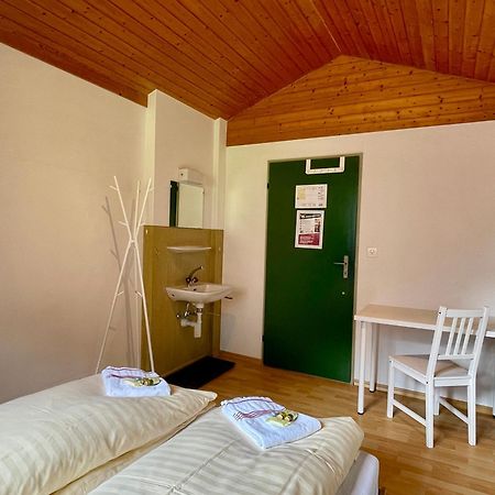 Alpine Base Hostel - Adults Only Lauterbrunnen Exterior photo