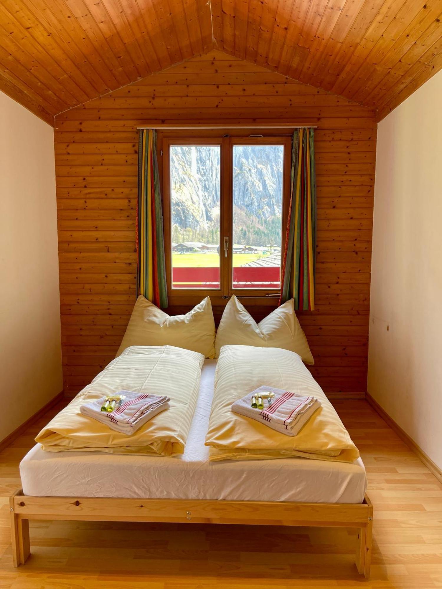 Alpine Base Hostel - Adults Only Lauterbrunnen Exterior photo