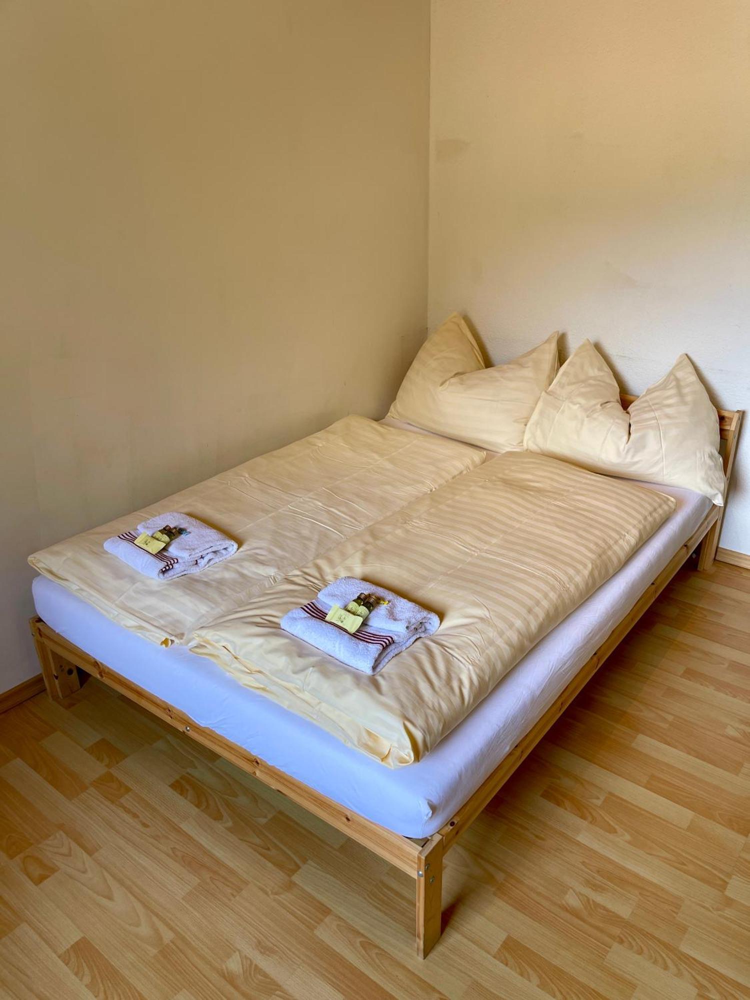 Alpine Base Hostel - Adults Only Lauterbrunnen Exterior photo