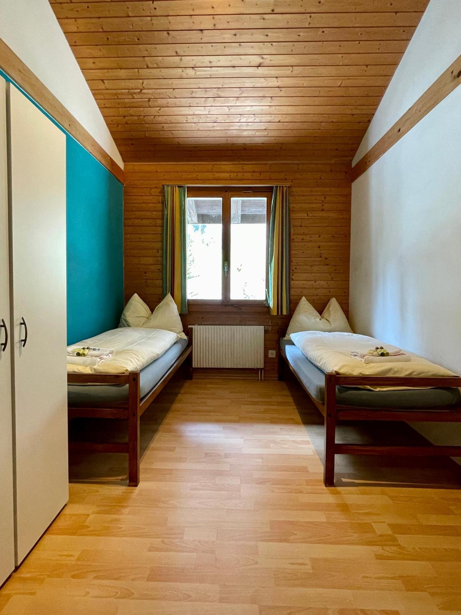 Alpine Base Hostel - Adults Only Lauterbrunnen Exterior photo