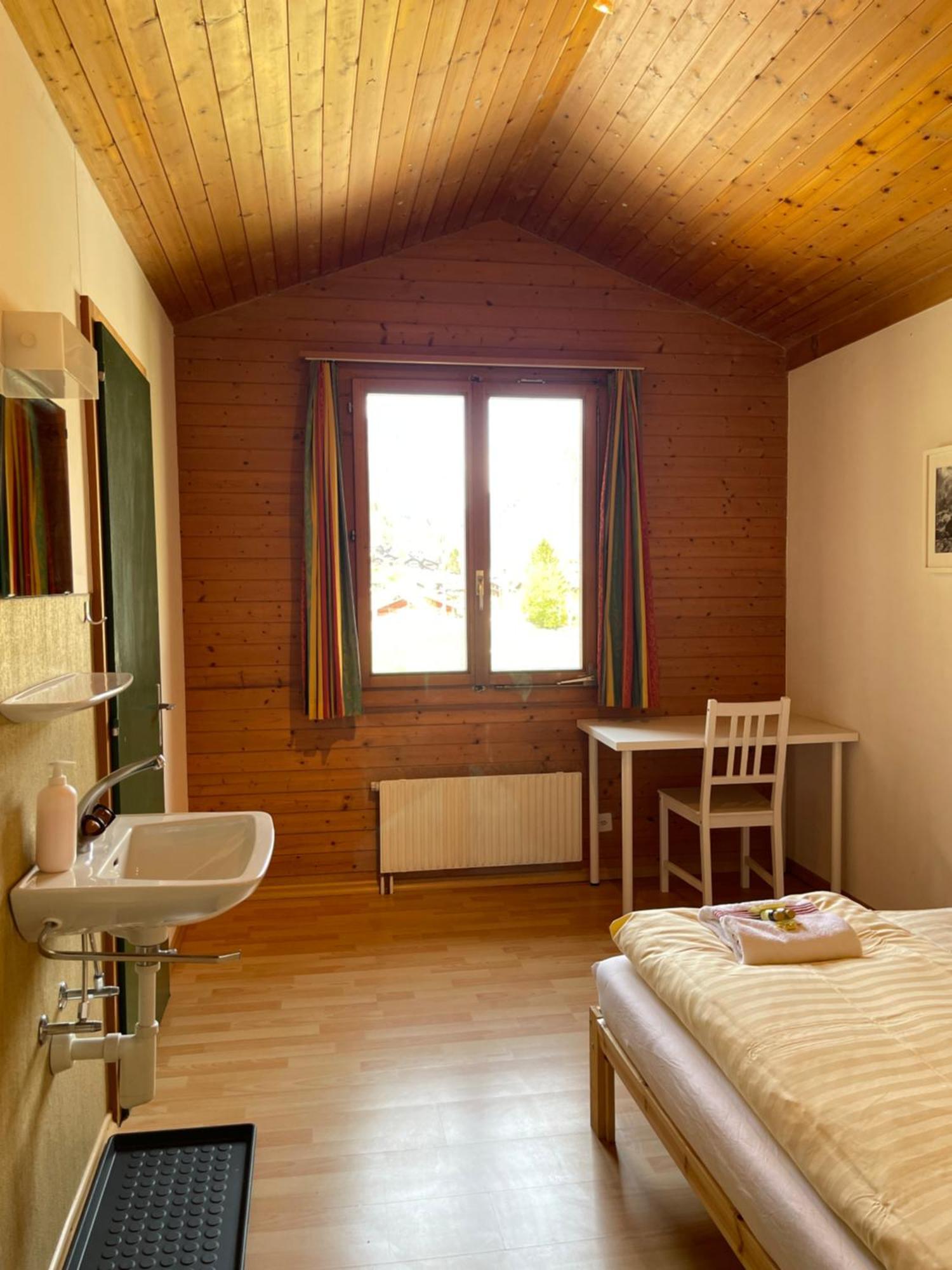 Alpine Base Hostel - Adults Only Lauterbrunnen Exterior photo