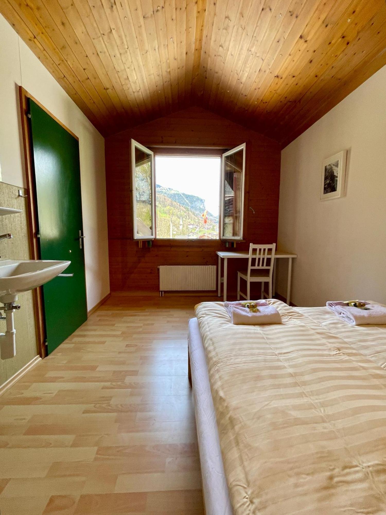 Alpine Base Hostel - Adults Only Lauterbrunnen Exterior photo