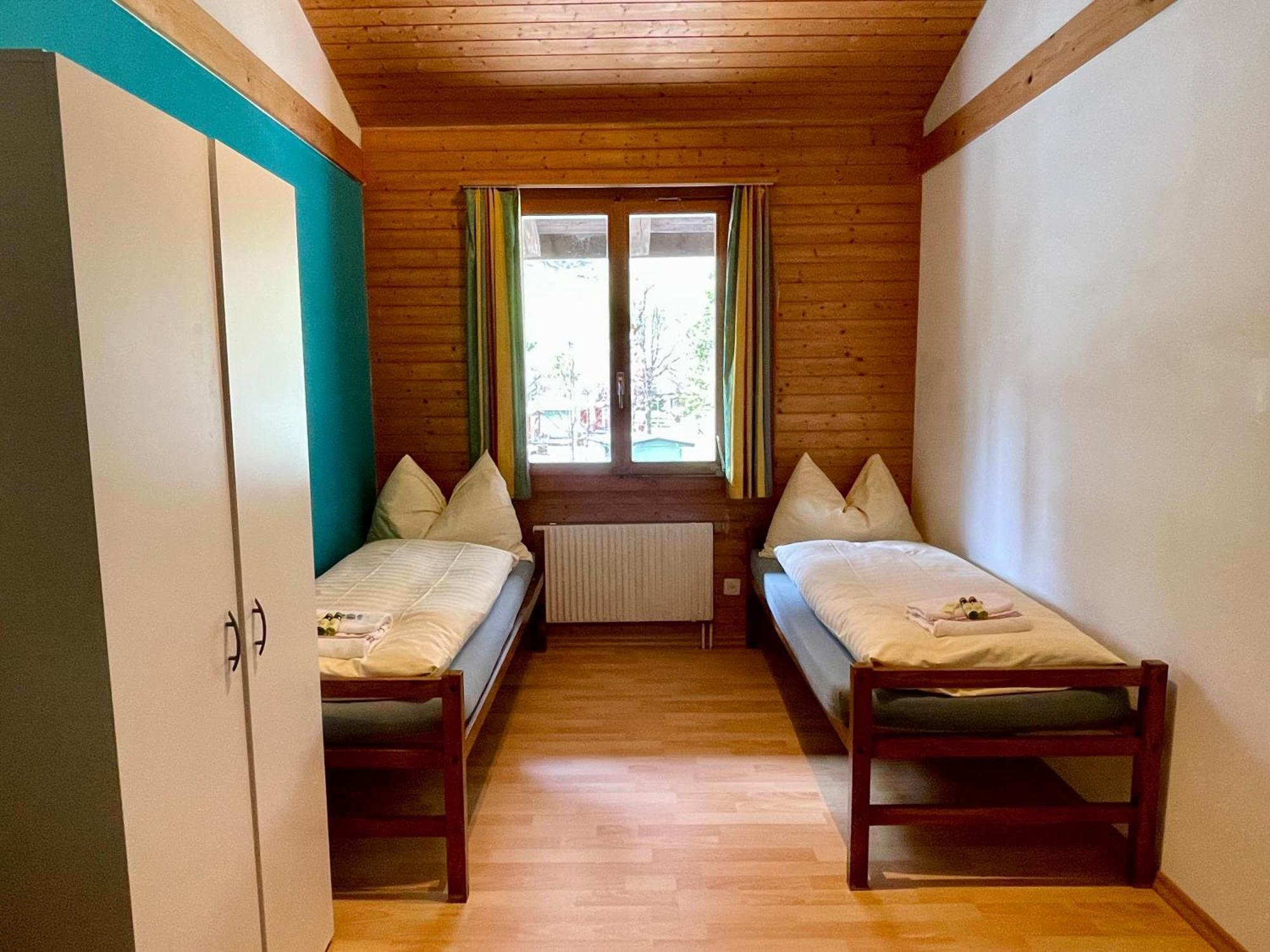 Alpine Base Hostel - Adults Only Lauterbrunnen Exterior photo